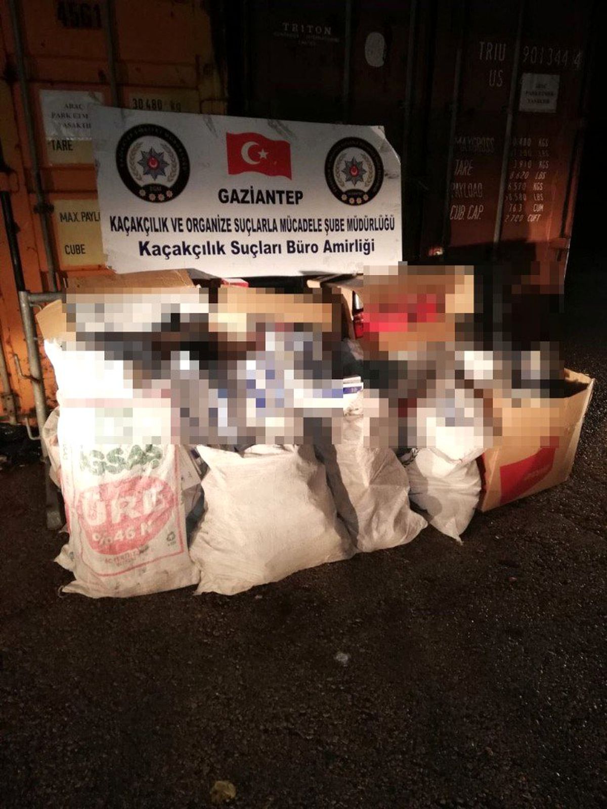 Gaziantep\'te depoya kaçak sigara baskını