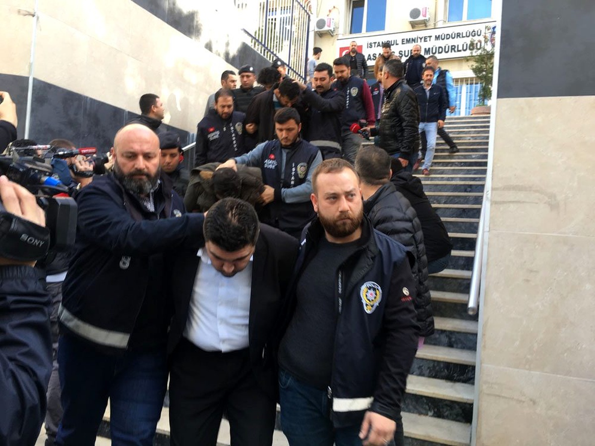 İranlı eski istihbarat ajanının katil zanlıları adliyeye sevk edildi