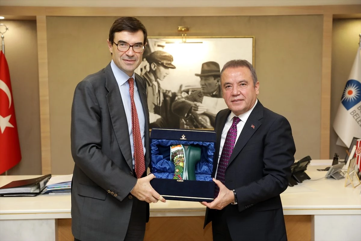 İspanya\'nın Ankara Büyükelçisi Juan Gonzalez-Barba Antalya\'da
