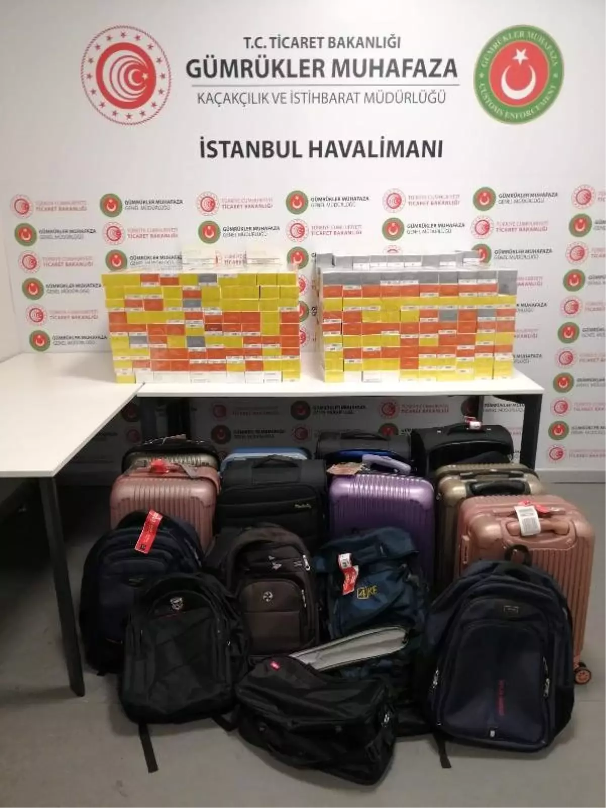 İstanbul Havalimanı\'nda 7 bin 390 paket kaçak elektronik sigara tütünü ele geçirildi