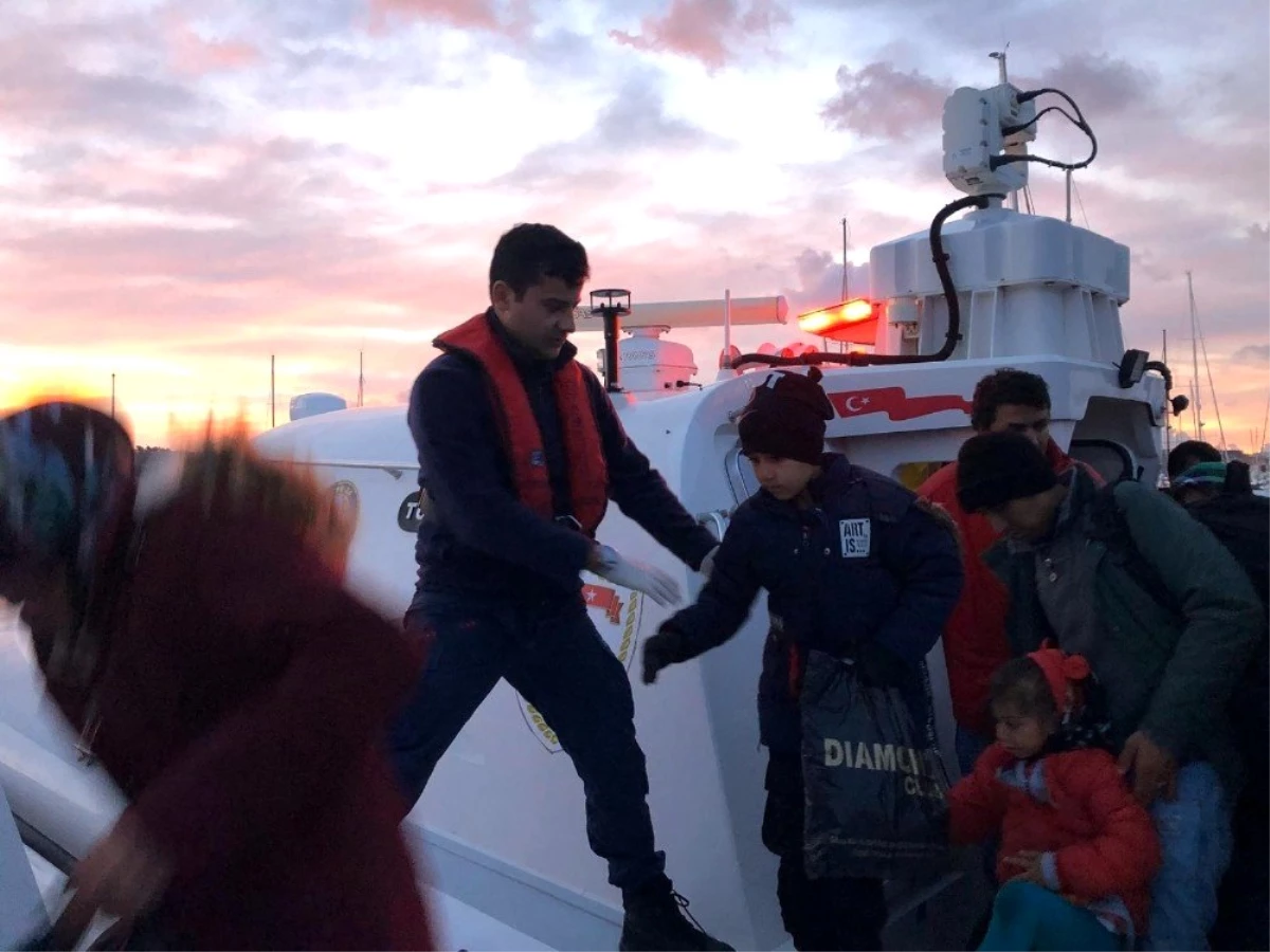 İzmir\'de 111 kaçak göçmen yakalandı