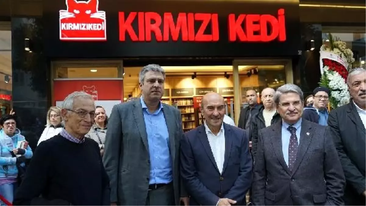 Kırmızı Kedi Kitabevi Alsancak\'ta açıldı