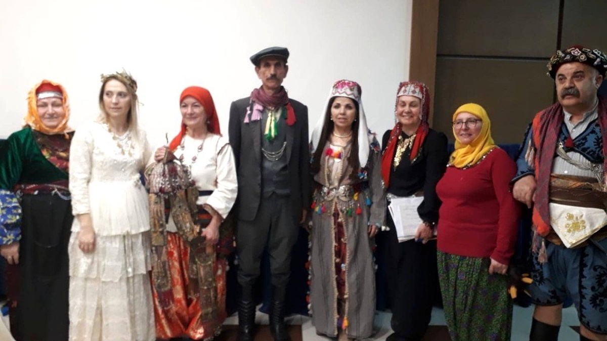 Kostümleri ile Eskişehir\'i temsil ettiler