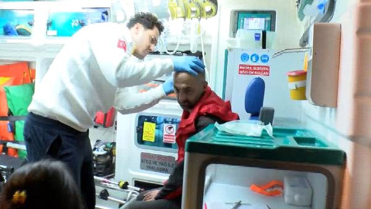 Maltepe\'de sokakta alkol alan 2 kişiyi darbedip hastanelik ettiler