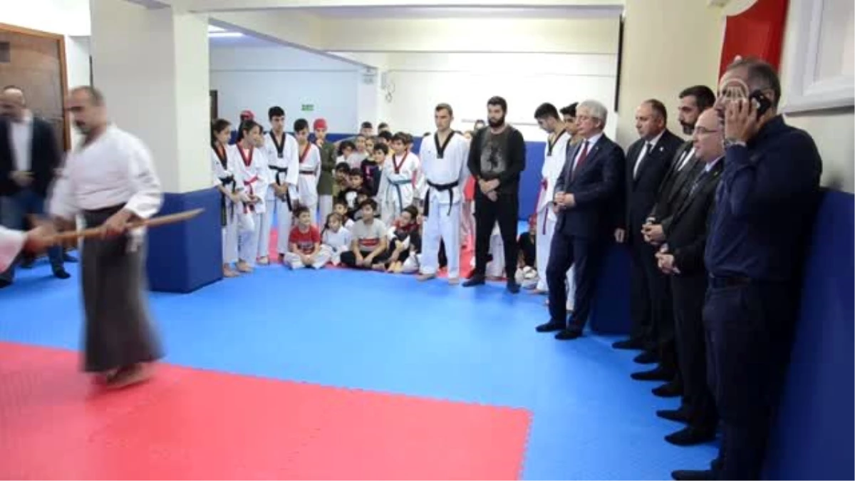 MHP Genel Başkan Yardımcısı Yönter\'den spor kulübüne ziyaret