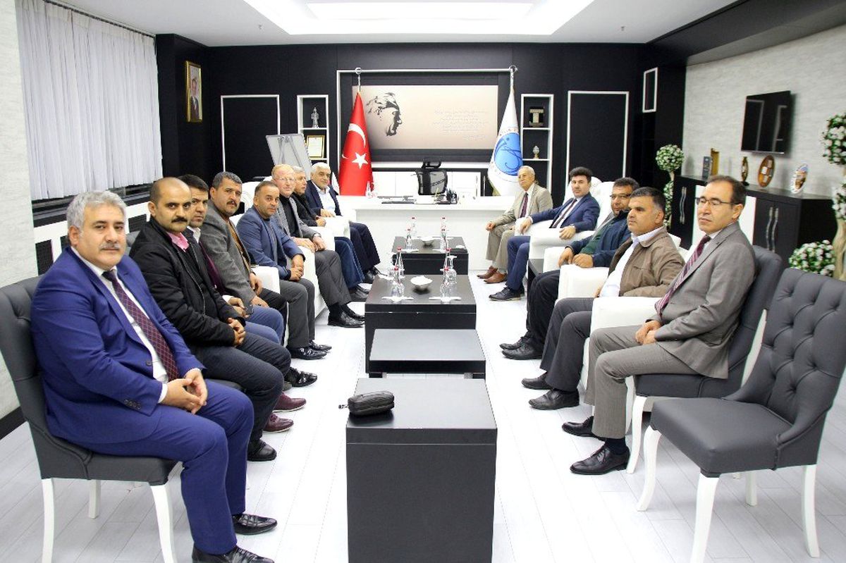 Milletvekili Dülger Rektörü Karacoşkun\'la bir araya geldi