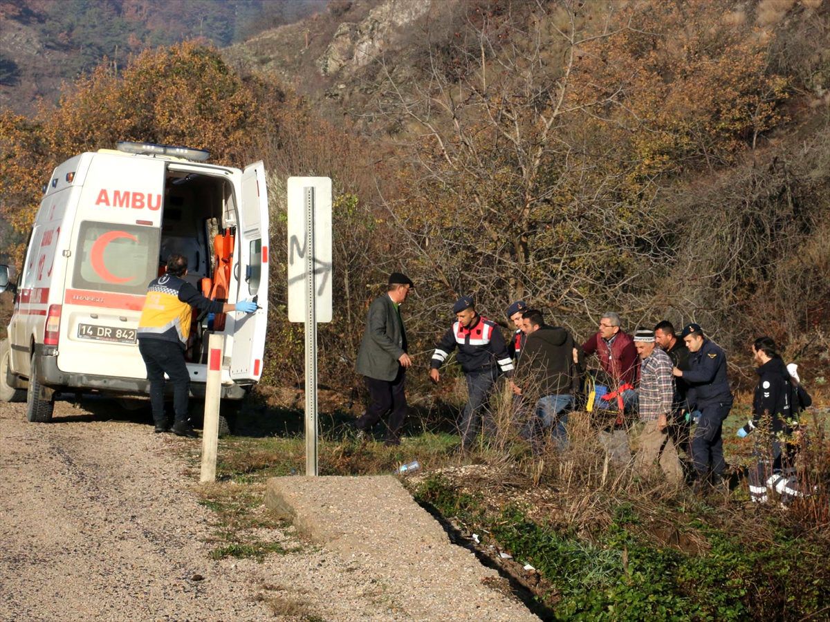 Şarampole devrilen otomobildeki 2 kişi yaralandı