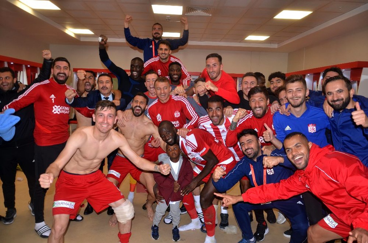 Sivasspor\'dan zirve pozu