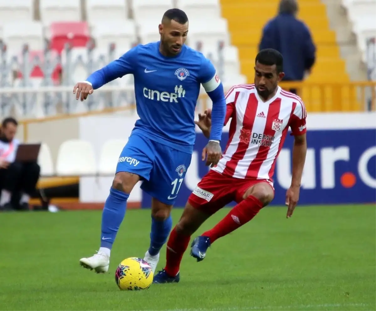 Süper Lig: D.G. Sivasspor: 2 - Kasımpaşa: 0 (İlk yarı)