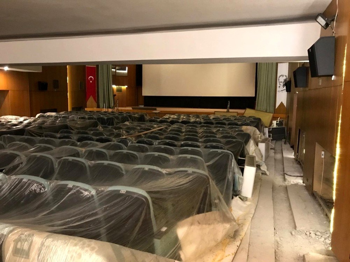 Ürgüp Belediye sinema salonu yenileniyor