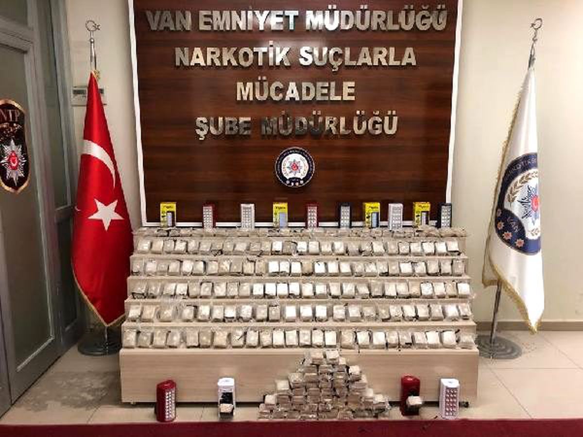 Van\'da ışıldaklara gizlenmiş 42 kilo eroin ele geçirildi