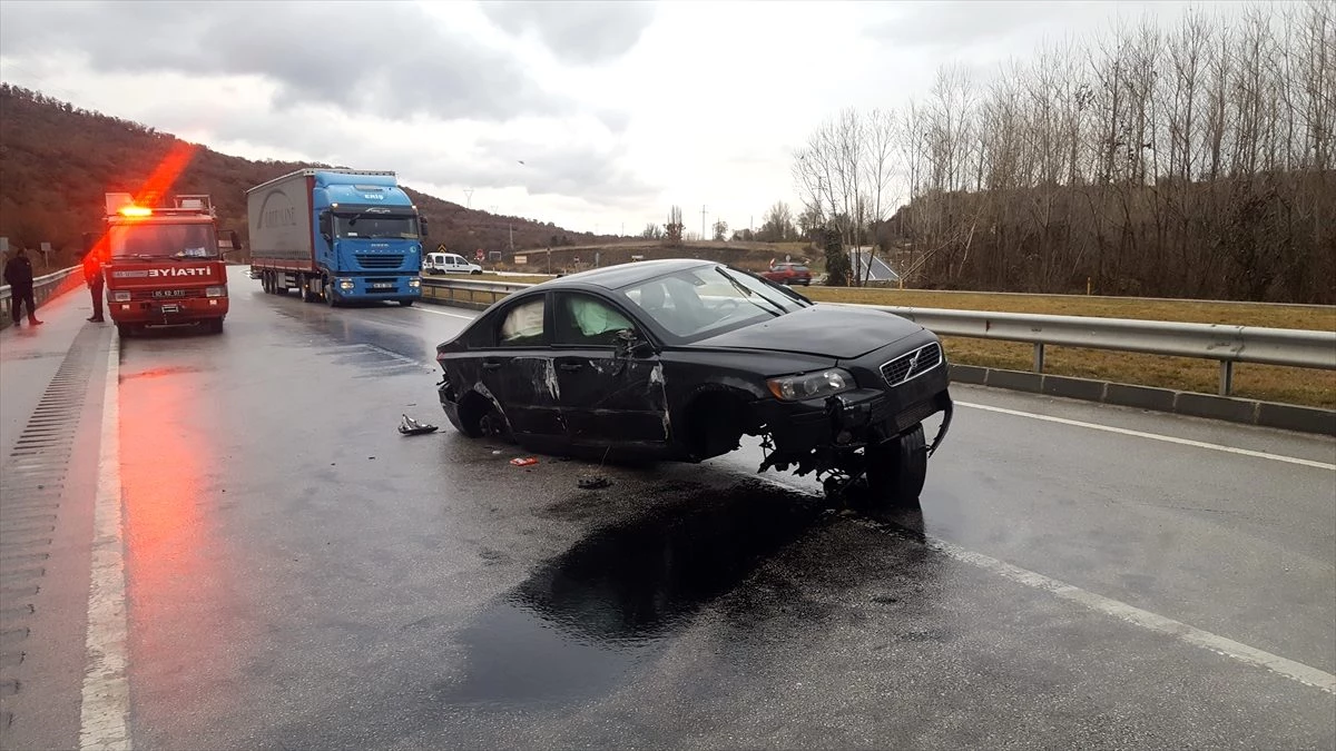 Amasya\'da otomobil devrildi: 5 yaralı