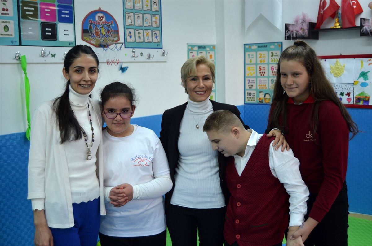 Ayşegül öğretmenden zihinsel engelliler için özel sınıf
