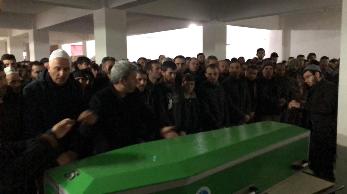 Balık tutmak için gittiği gölde boğulan genç son yolculuğuna uğurlandı
