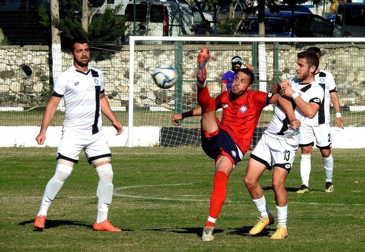 Çeşme Belediyespor hem galibiyeti hem de liderliği kaçırdı