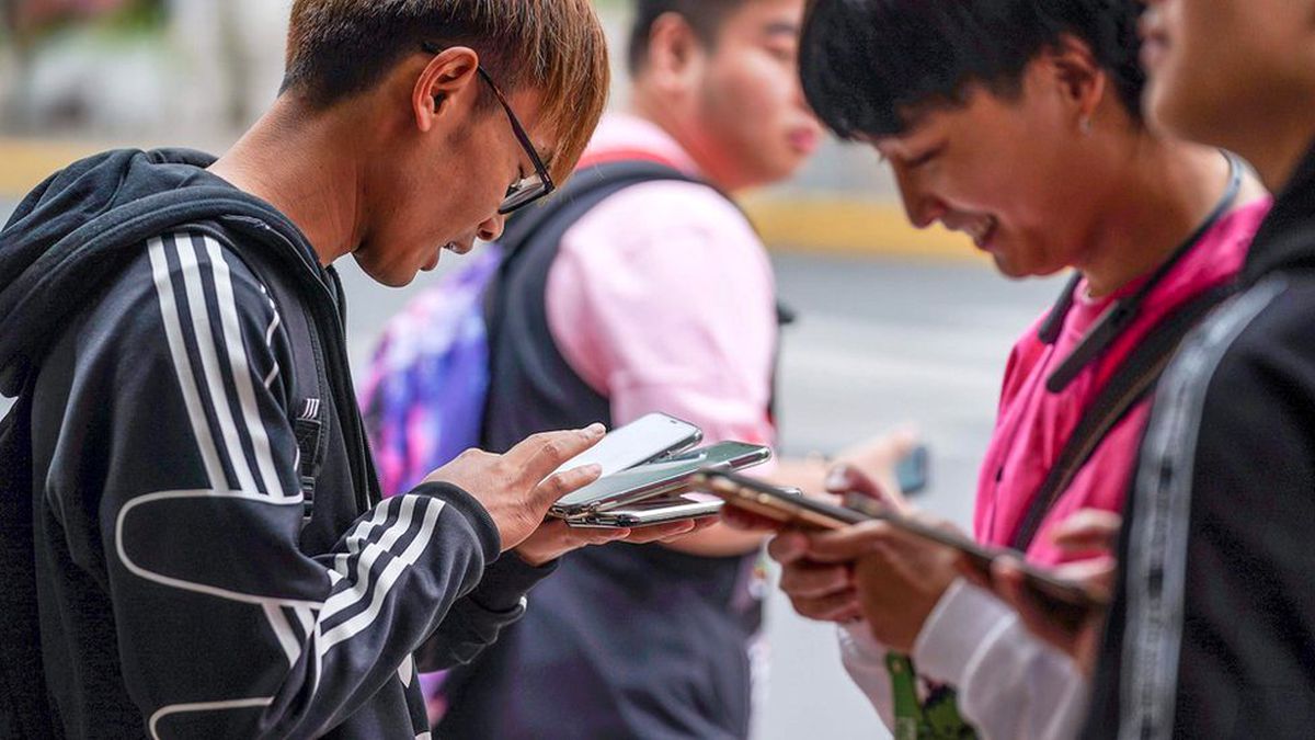Çin\'de cep telefonu kullanıcılarına yüz tarama zorunluluğu