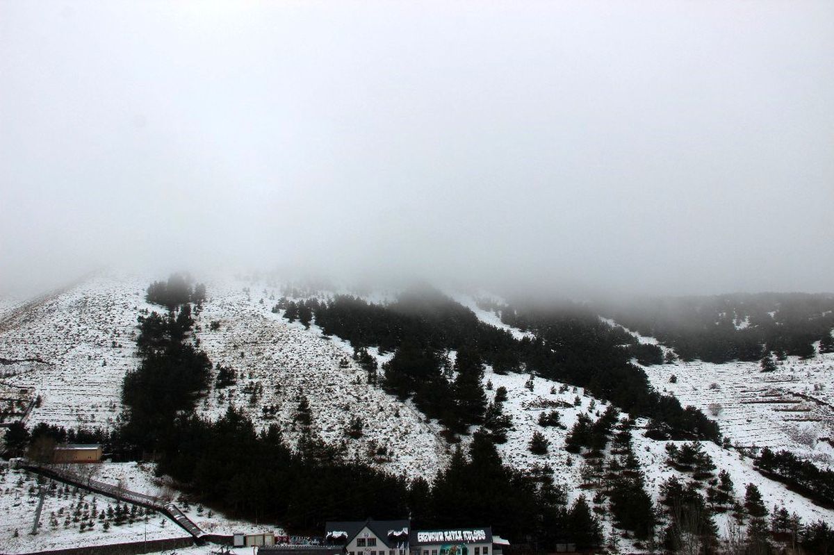 Erzurum güne sis ile uyandı