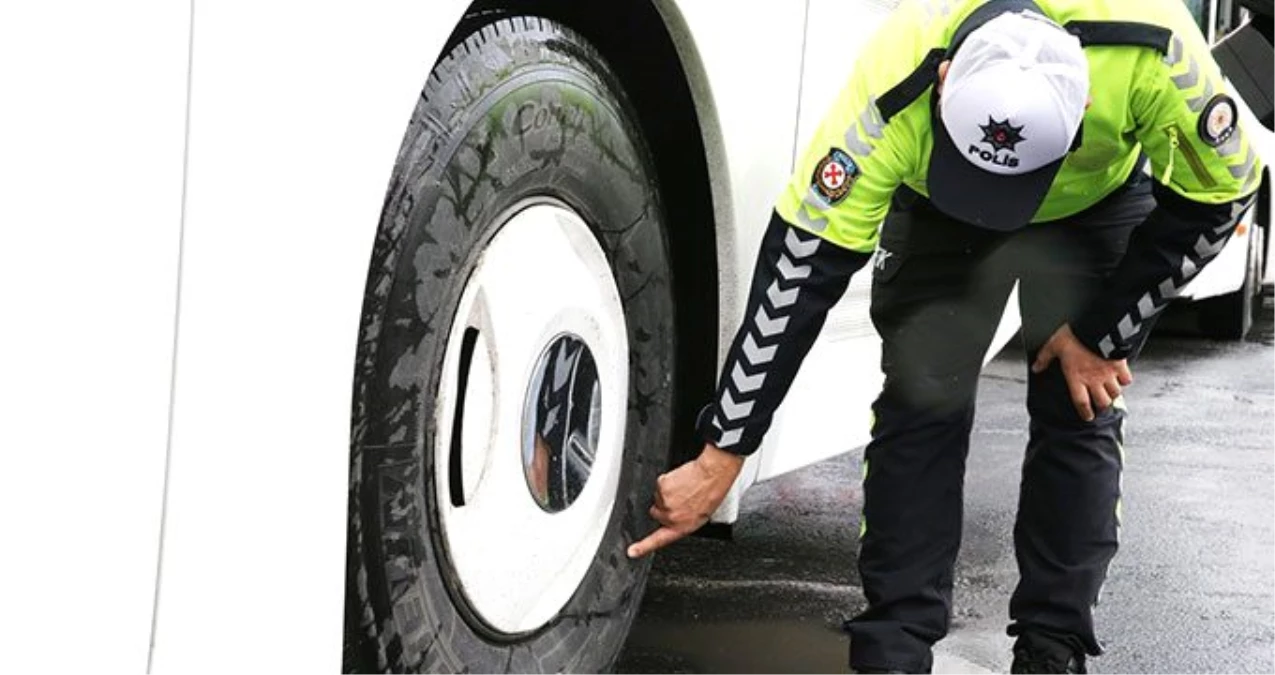 Esenler Otogarı\'nda kış lastiği denetimi: Yolcu otobüslerinin lastikleri kontrol edildi