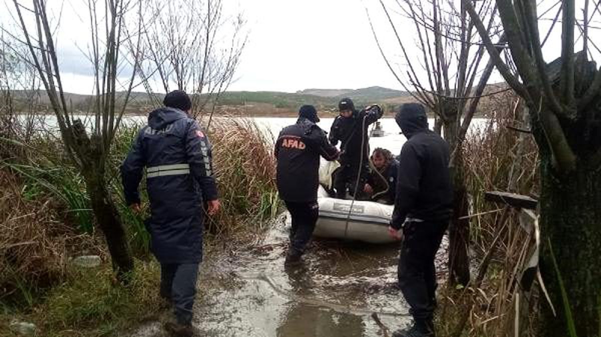 Gölde kaybolan gencin cansız bedeni bulundu (2)