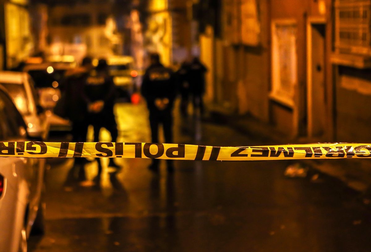 İstanbul\'da silahlı saldırıda 4 kişi yaralandı