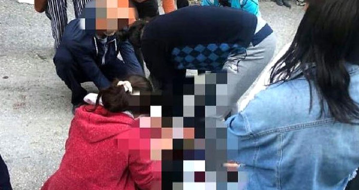 İzmir\'de bir çocuk annesi genç kadın eşi tarafından bıçaklanarak öldürüldü