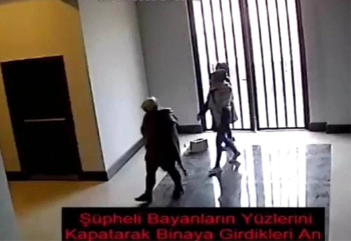 Kadın hırsızlar önce kameraya, sonra polise yakalandı