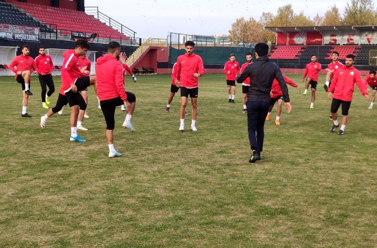 Karaköprü Belediyespor 3 puan istiyor