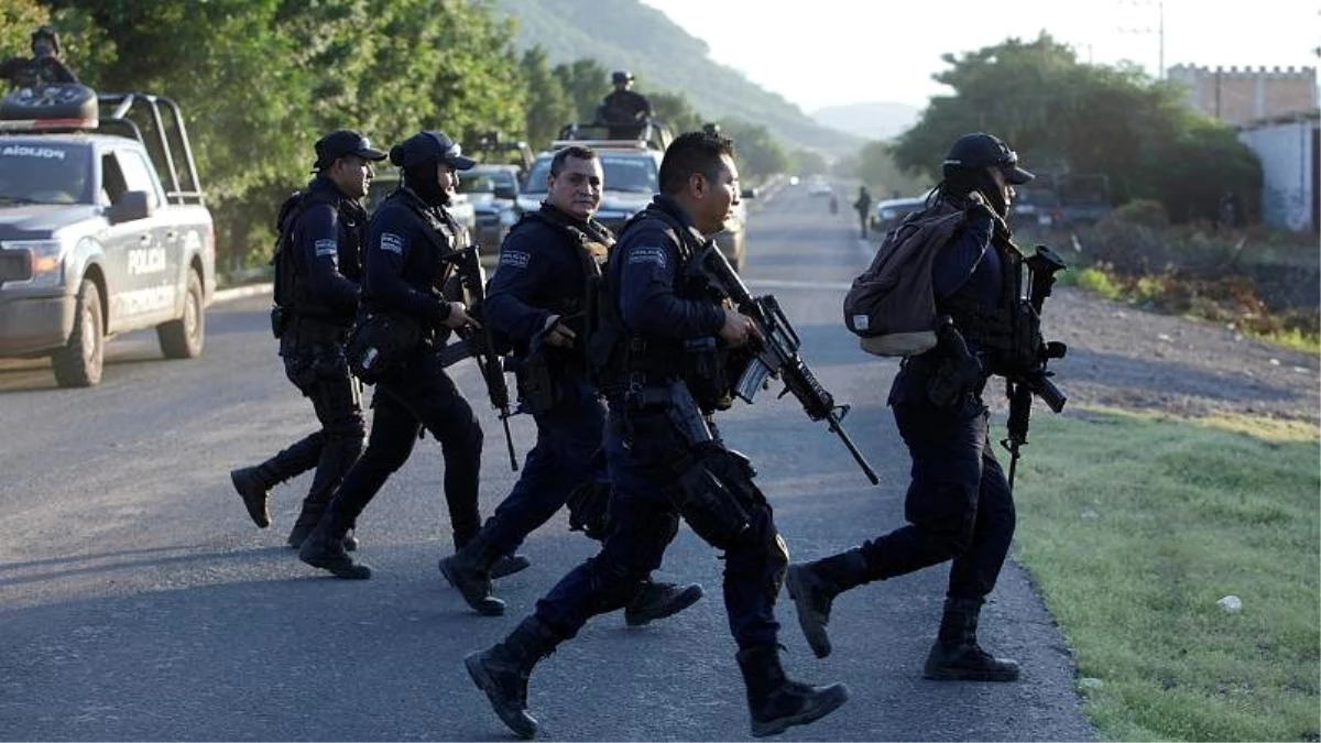 Meksika\'da silahlı kişilerle polis arasında çatışma: 14 ölü
