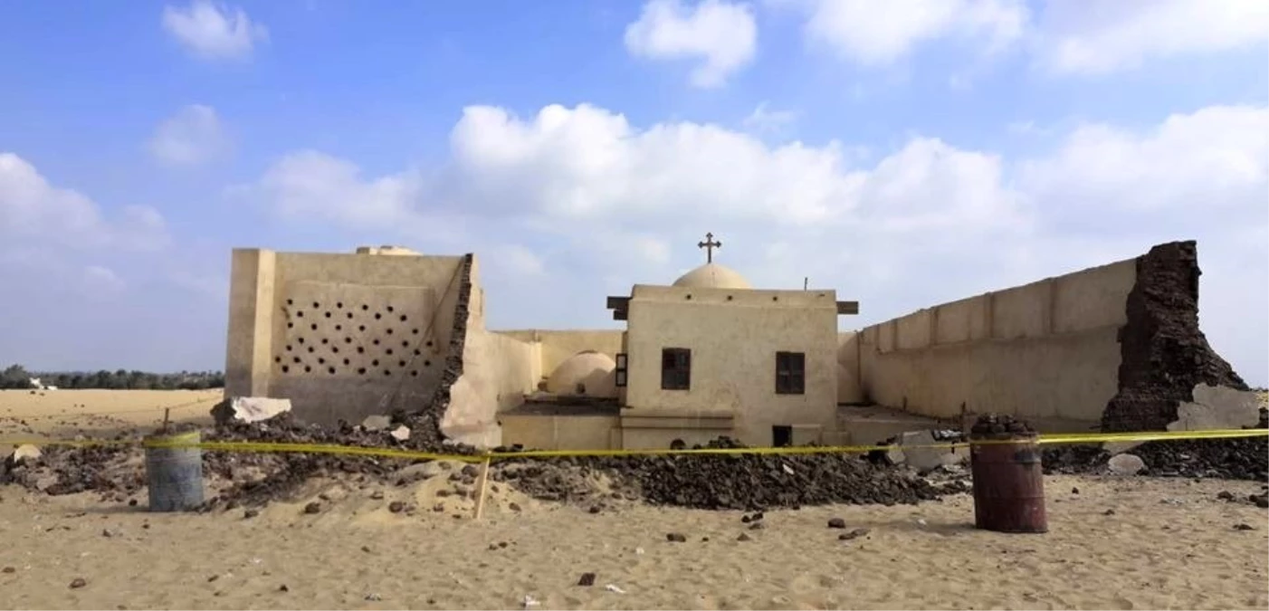 Mısır\'da tarihi kilisenin duvarı çöktü: 2 ölü, 4 yaralı