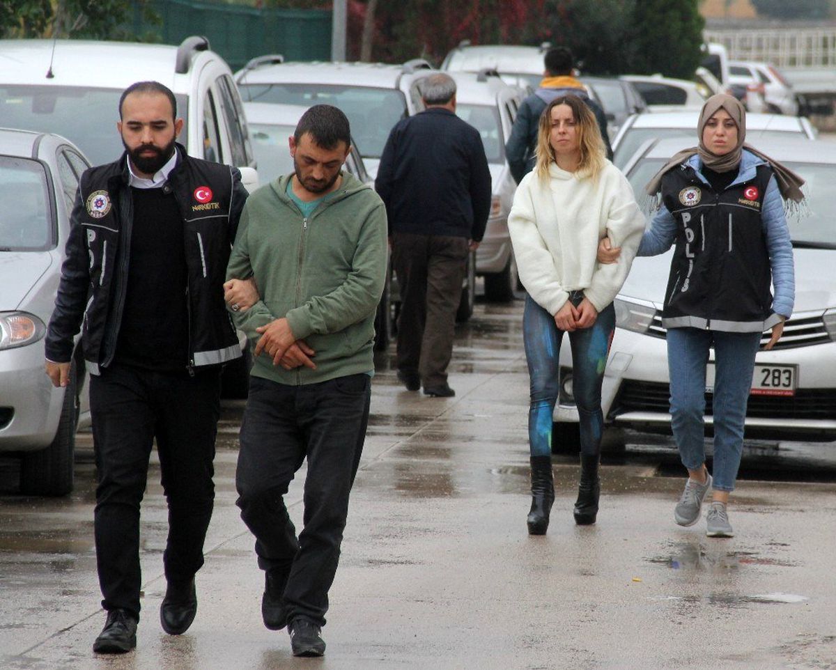Moldovalı uyuşturucu kuryesi Adana\'da yakalandı