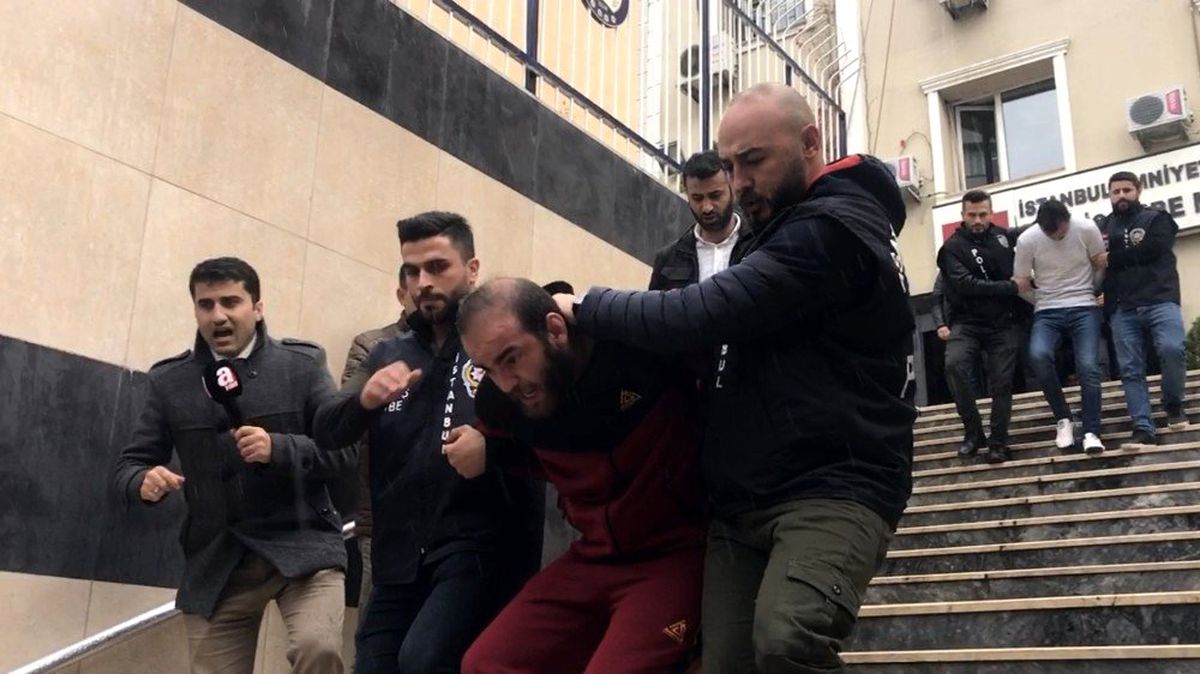 Patrik Bartholomeos\'un evine giren hırsızlar adliyeye sevk edildi