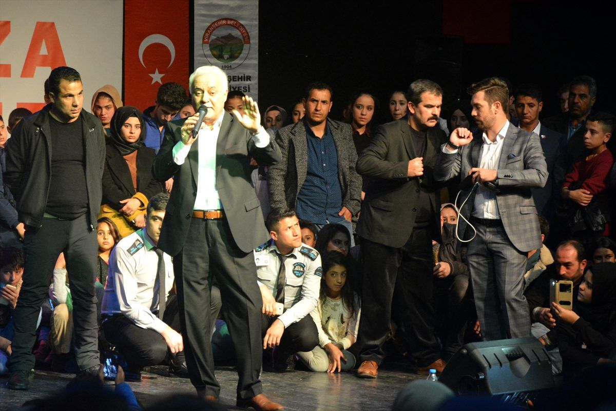 Prof. Dr. Nihat Hatipoğlu Şanlıurfa\'da konferans verdi