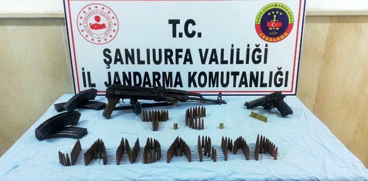Şanlıurfa\'da uzun namlulu silahlar ve uyuşturucu ele geçirildi