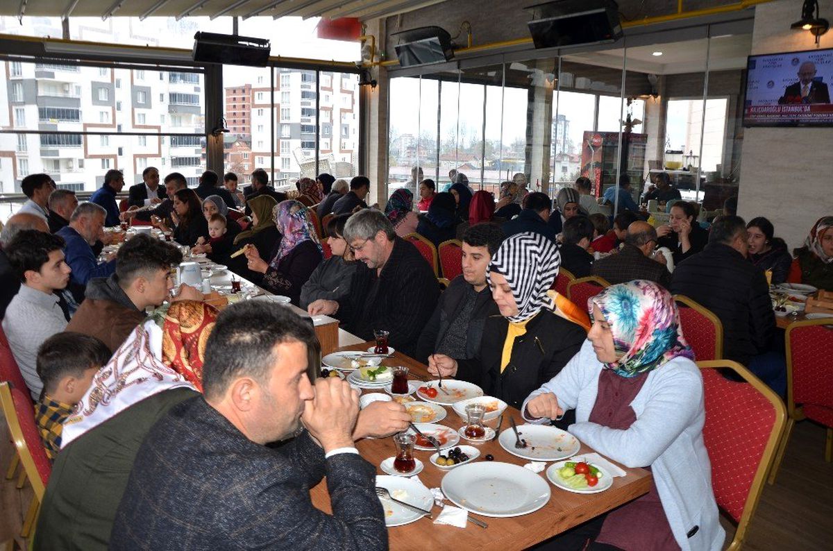 Şehit ve Gazi Aileleri Derneği üyeleri kahvaltıda buluştu