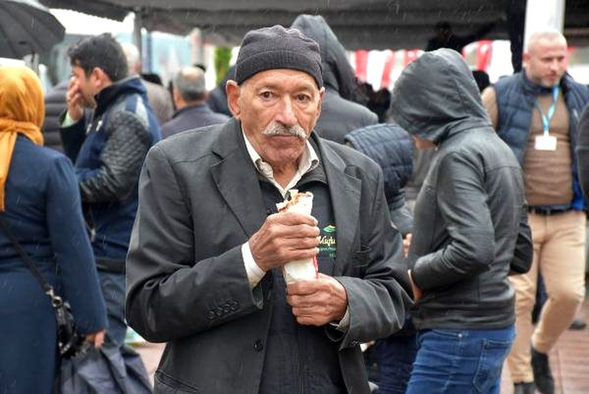 Sultangazi\'de çiğ köfte festivaline yoğun ilgi