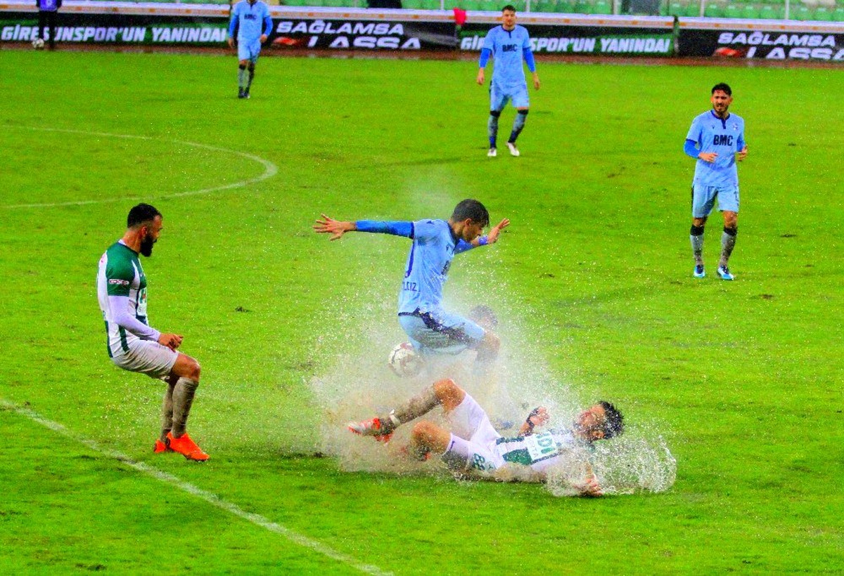 TFF 1. Lig: Giresunspor: 1 - Adana Demirspor: 0 (İlk yarı sonucu)