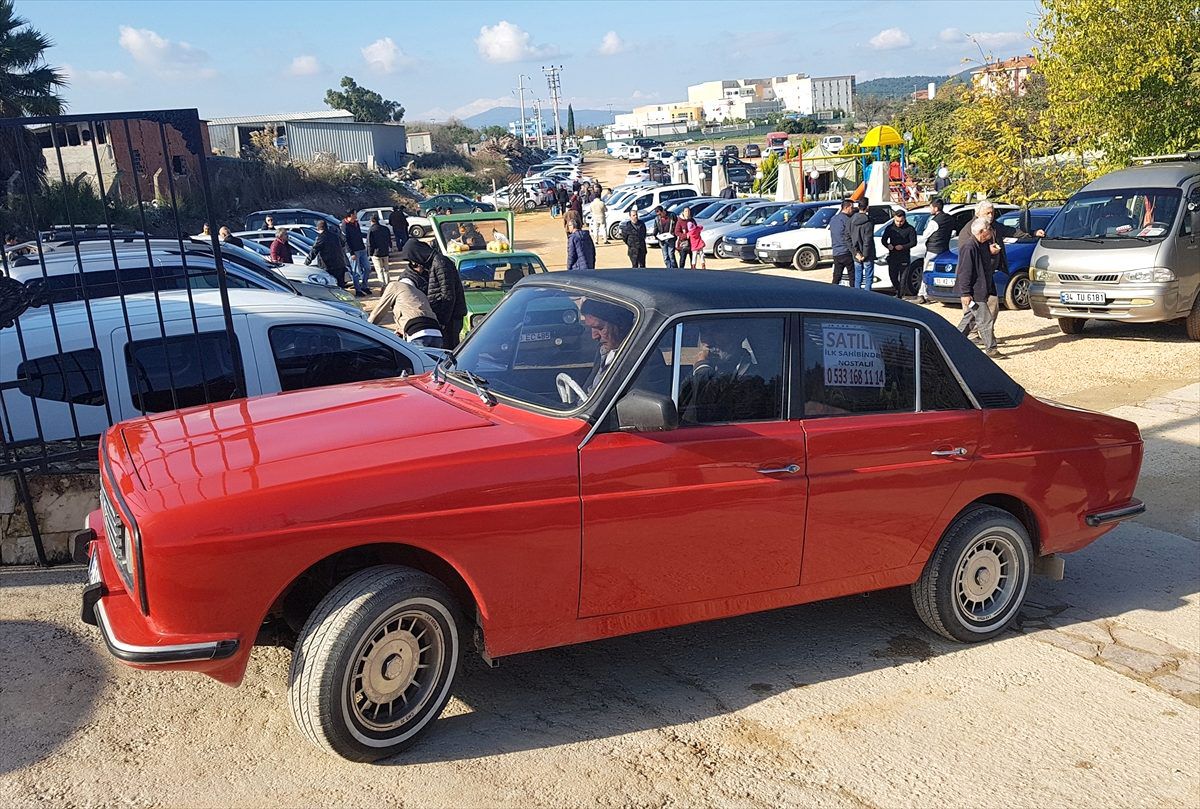 Urla Açık Oto Pazarı açıldı