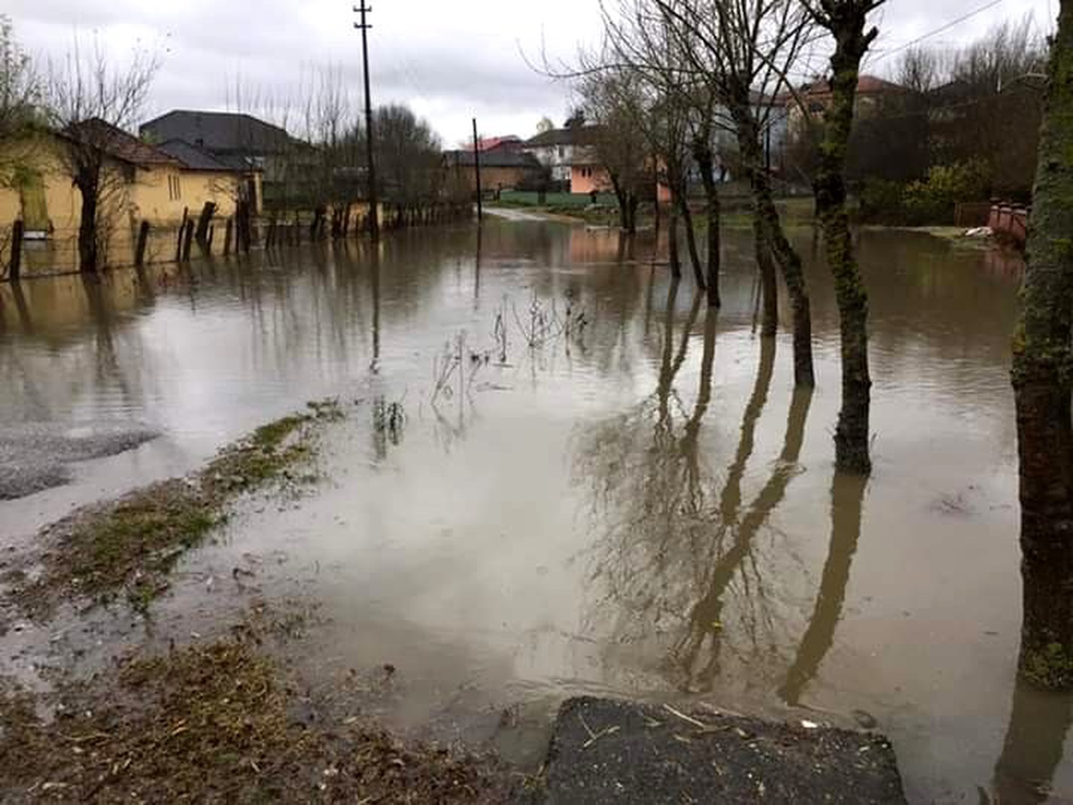 Zonguldak\'ta köy yolları sular altında kaldı