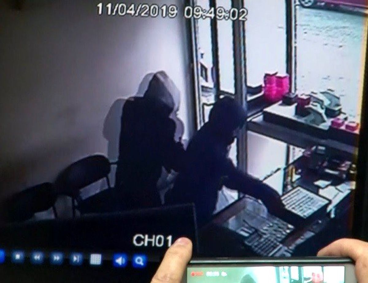 1,2 milyon liralık soygun...Ormana gömmüşlerdi...Altınları geri verdiler tahliye edildiler