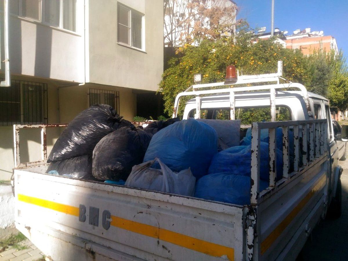 150 kilogram mavi kapak Başkan Özcan\'a teslim edildi