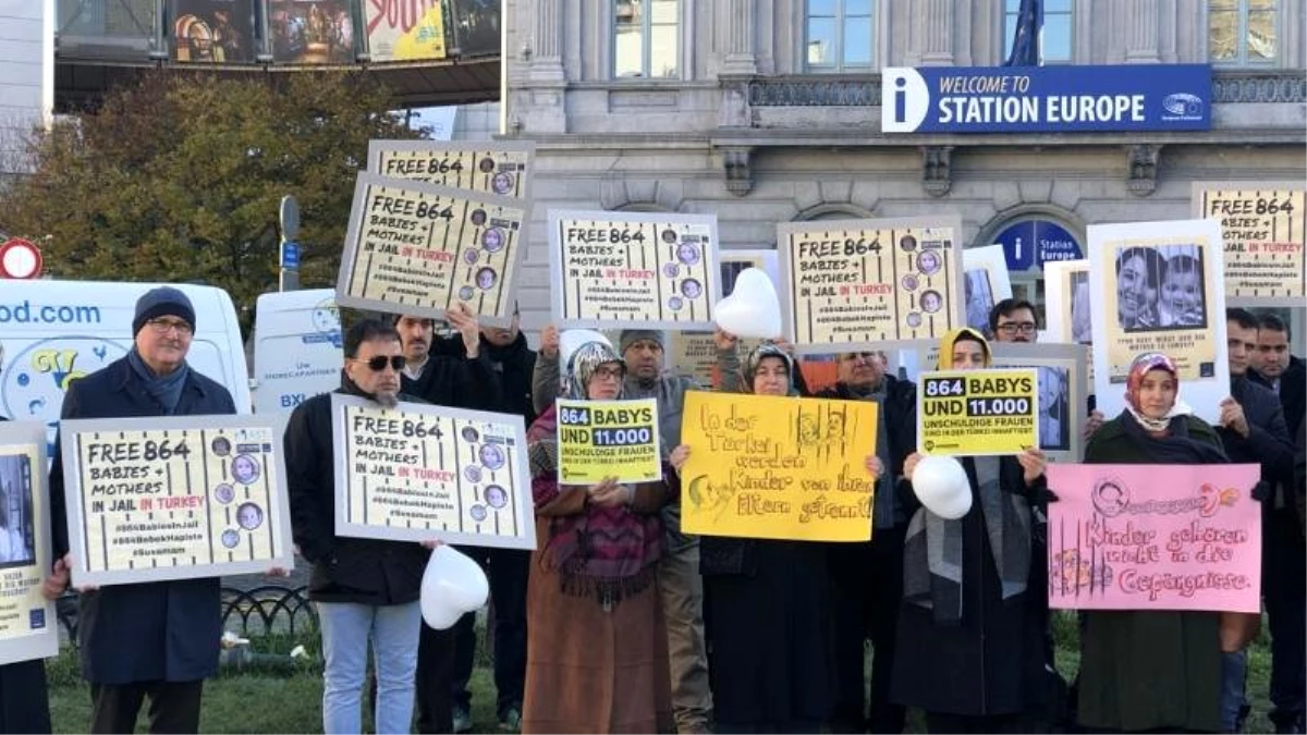 20 Kasım Dünya Çocuk Hakları Günü: AP önünde "Türkiye\'de bebekler serbest bırakılsın" eylemi