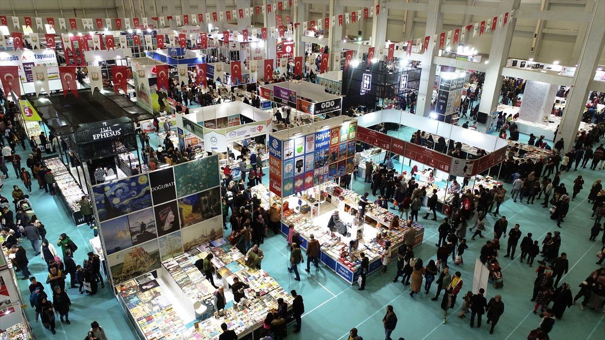 "3. Ulusal Şanlıurfa Kitap Fuarı"nı 375 bin kişi ziyaret etti