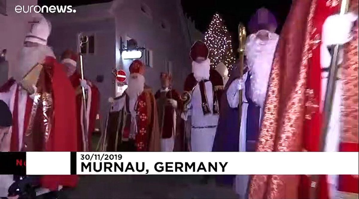 Almanya\'da Aziz Klauslar Noel Baba\'ya karşı