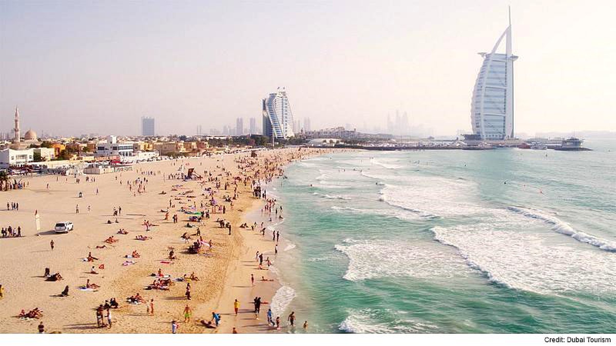 Altın kumu ve kristal berraklığında suyuyla Dubai\'nin en iyi plajları