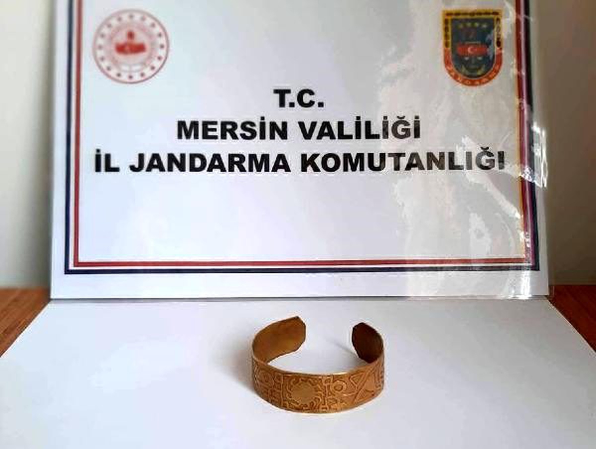 Antik çağa ait bileziği satmak isterken yakalandı