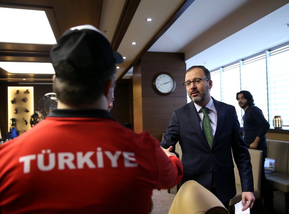 Bakan Kasapoğlu, Avrupa ve dünya şampiyonu olan özel sporcuları ağırladı