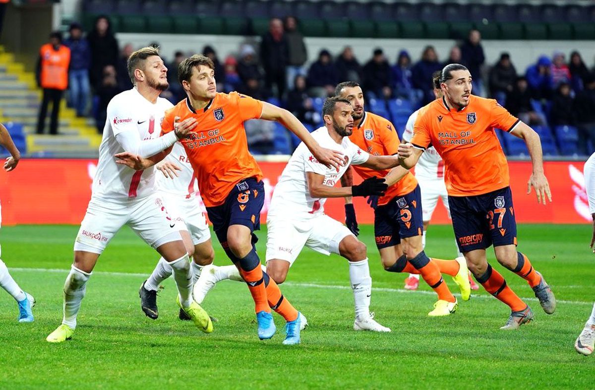 Başakşehir kalesine duvar ördü