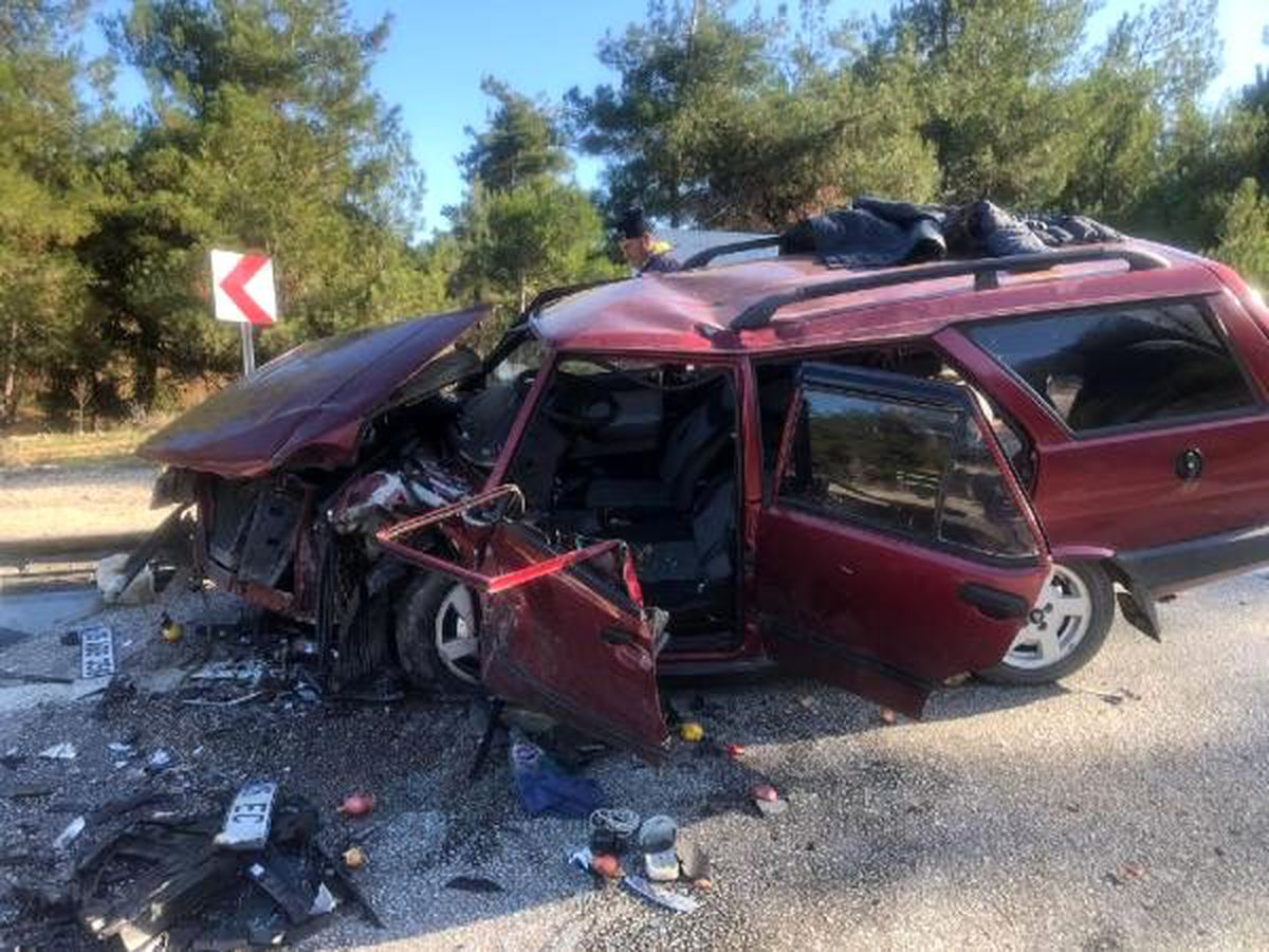 Bursa\'da otomobiller çarpıştı: 6 yaralı
