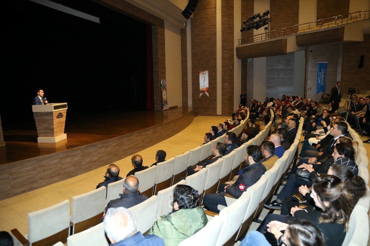 Büyükşehir, Kasım ayında doğan 250 personel adına fidan dikti