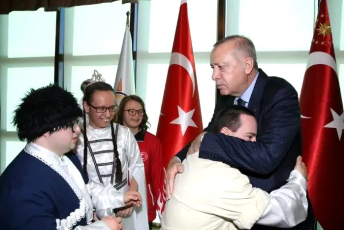 Cumhurbaşkanı Erdoğan, engelliler ile buluştu